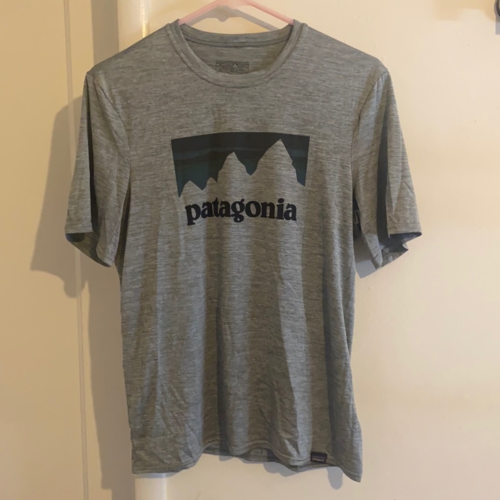 Patagonia Men's Capilene® Cool Daily size small.